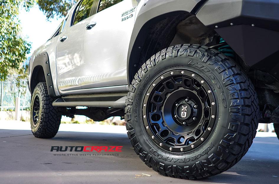 TOYOTA HILUX 4WD HOLESHOT XD SATIN BLACK
